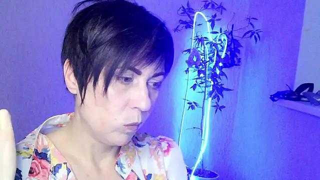 Ashley Brookss online show from 12.14.25