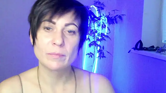 Ashley Brookss online show from 12.21.25