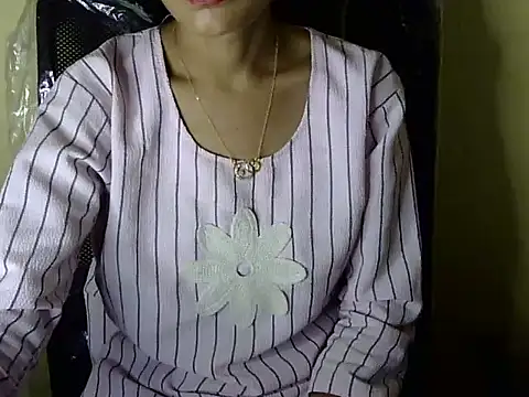 Snapshot of Shazi_1 chatting on 11.21.25 Shazi 1 online show from 11.21.25