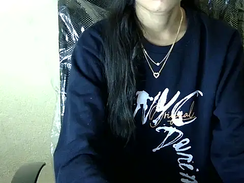 Snapshot of Shazi_1 chatting on 11.26.25 Shazi 1 online show from 11.26.25