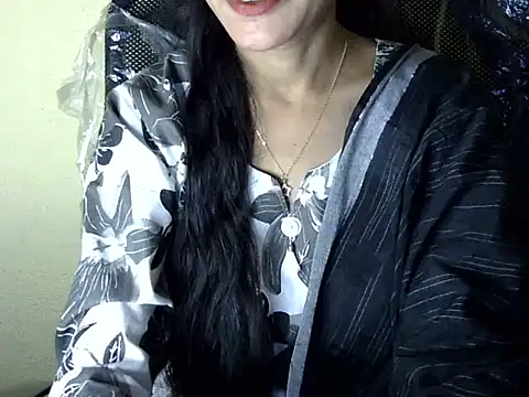 Snapshot of Shazi_1 chatting on 12.15.25 Shazi 1 online show from 12.15.25