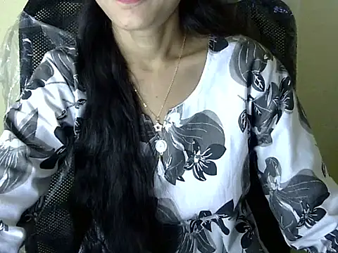 Snapshot of Shazi_1 chatting on 12.16.25 Shazi 1 online show from 12.16.25