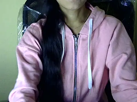 Snapshot of Shazi_1 chatting on 12.17.25 Shazi 1 online show from 12.17.25