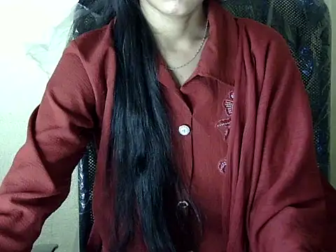 Snapshot of Shazi_1 chatting on 12.21.25 Shazi 1 online show from 12.21.25