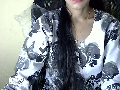 Snapshot of Shazi_1 chatting on 12.22.25 Shazi 1 online show from 12.22.25