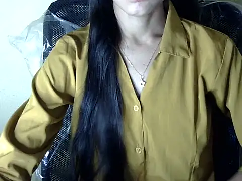 Snapshot of Shazi_1 chatting on 12.22.25 Shazi 1 online show from 12.22.25