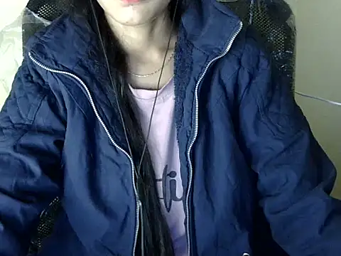 Snapshot of Shazi_1 chatting on 12.23.25 Shazi 1 online show from 12.23.25