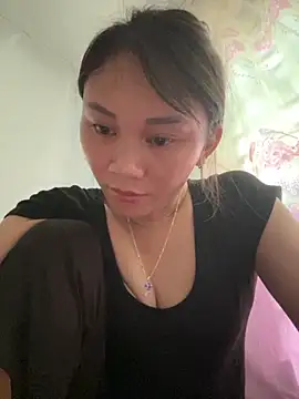 Snapshot of Ami-mi00 chatting on 10.02.25 Ami-mi00 online show from 10.02.25