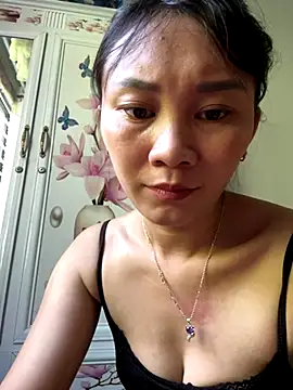 Snapshot of Ami-mi00 chatting on 10.09.25 Ami-mi00 online show from 10.09.25