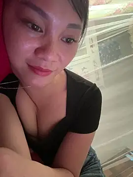 Snapshot of Ami-mi00 chatting on 10.22.25 Ami-mi00 online show from 10.22.25