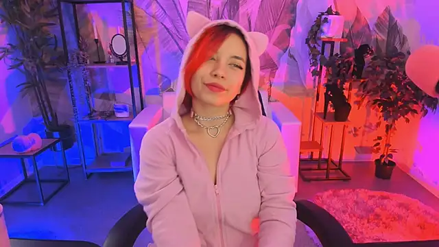 Snapshot of MarcelineChi chatting on 10.27.25 MarcelineChi online show from 10.27.25