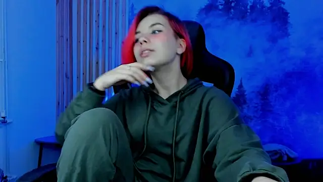 Snapshot of MarcelineChi chatting on 11.13.25 MarcelineChi online show from 11.13.25