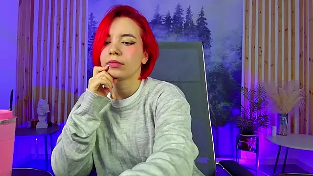 Snapshot of MarcelineChi chatting on 11.25.25 MarcelineChi online show from 11.25.25