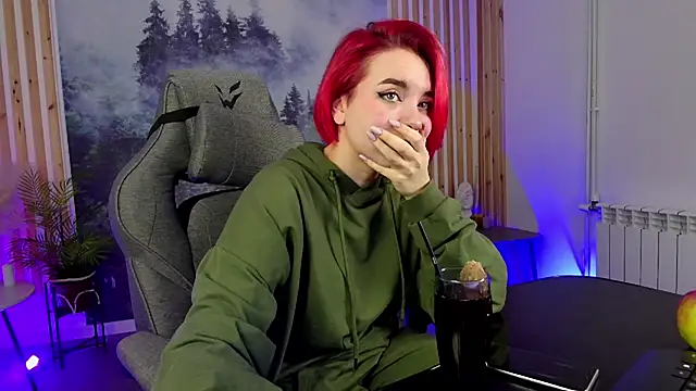 Snapshot of MarcelineChi chatting on 12.01.25 MarcelineChi online show from 12.01.25