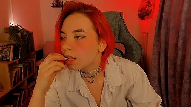 Snapshot of MarcelineChi chatting on 12.15.25 MarcelineChi online show from 12.15.25