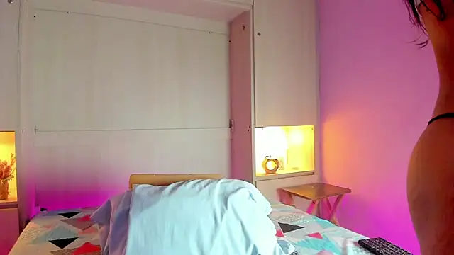 ChloeWiillow online show from 11.28.25