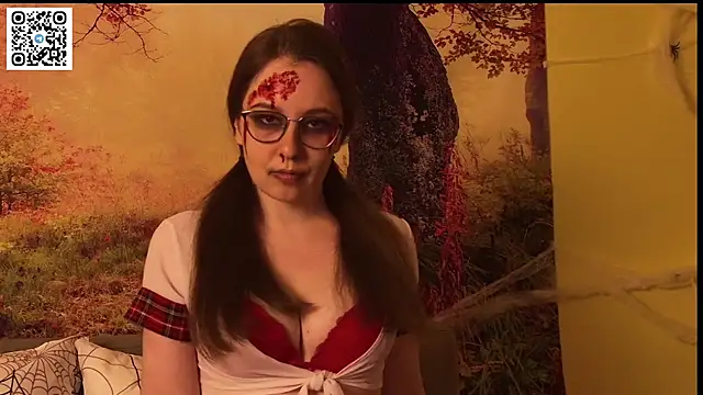 Snapshot of JennyVego chatting on 10.23.25 JennyVego online show from 10.23.25