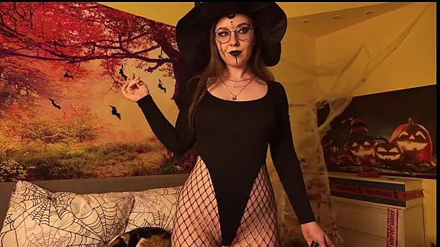 Snapshot of JennyVego chatting on 10.26.25 JennyVego online show from 10.26.25