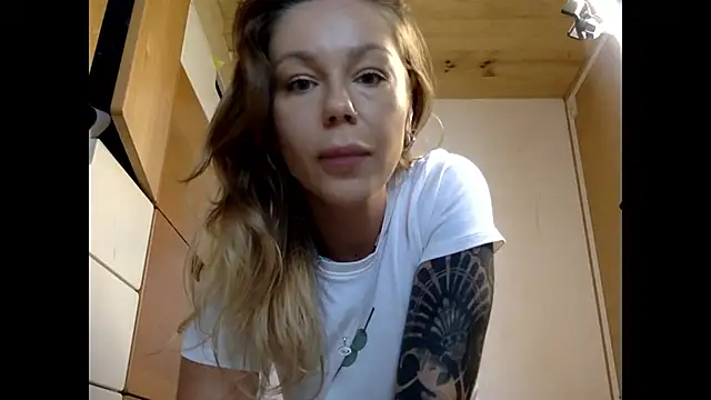 MiraLuna online show from 10.21.25