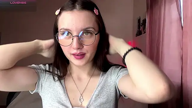 JanellHousen online show from 04.24.26