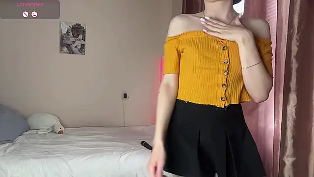 JanellHousen online show from 06.04.26
