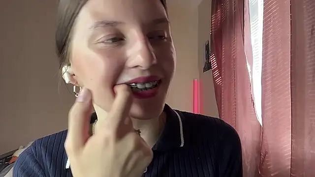 JanellHousen online show from 06.11.26