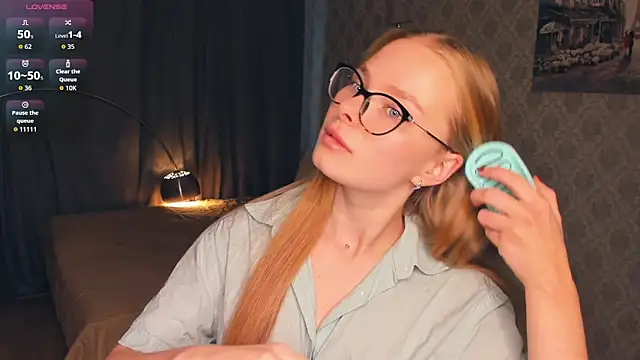 LibbyVenzeio online show from 11.17.25