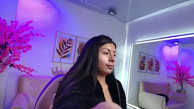 Snapshot of Gabriela_milani chatting on 10.24.25 Gabriela milani online show from 10.24.25