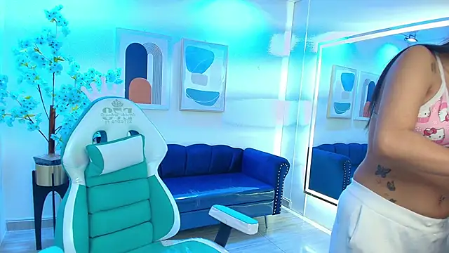 Snapshot of Gabriela_milani chatting on 11.04.25 Gabriela milani online show from 11.04.25