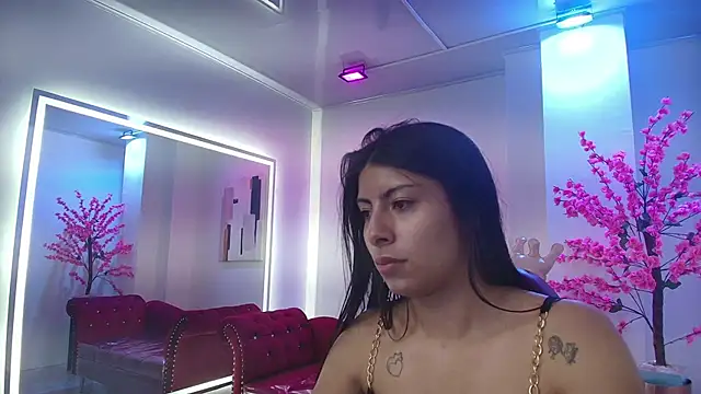 Snapshot of Gabriela_milani chatting on 11.17.25 Gabriela milani online show from 11.17.25