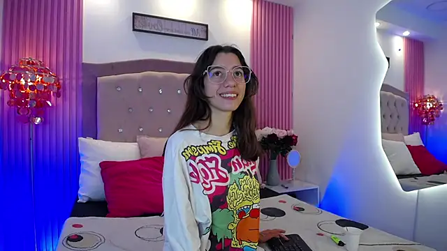 MarinetteLux online show from 03.02.26