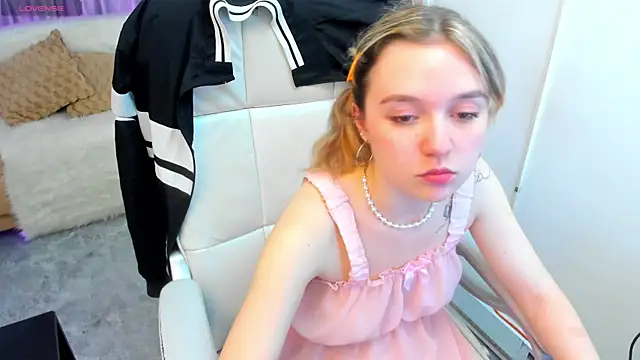 Lucia Copper online show from 11.01.25