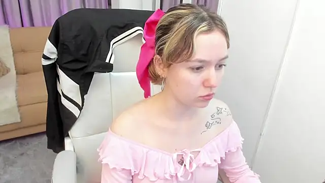 Lucia Copper online show from 11.24.25