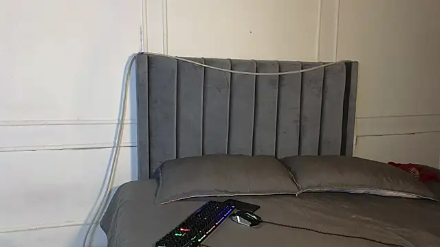 Snapshot of luxuryheaven_8 chatting on 10.31.25 luxuryheaven 8 online show from 10.31.25