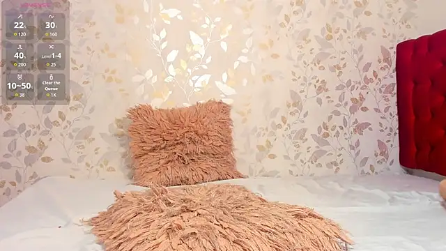 Snapshot of Luciaoregon chatting on 11.14.25 Luciaoregon online show from 11.14.25