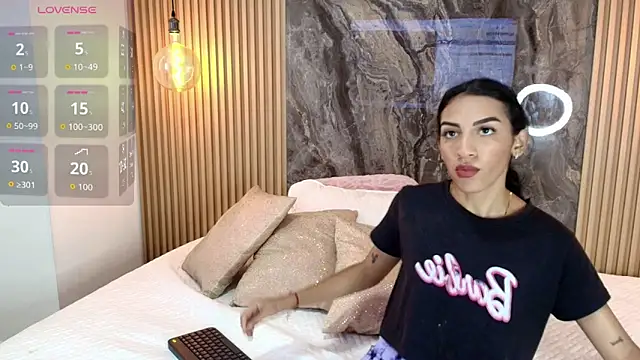 Snapshot of Samara_Smith04 chatting on 10.14.25 Samara Smith04 online show from 10.14.25