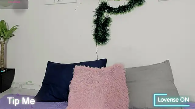 Ainoa Pink online show from 12.02.25