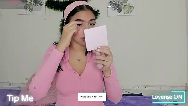 Ainoa Pink online show from 12.03.25