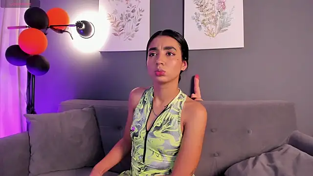 cloe taylor   online show from 10.29.25