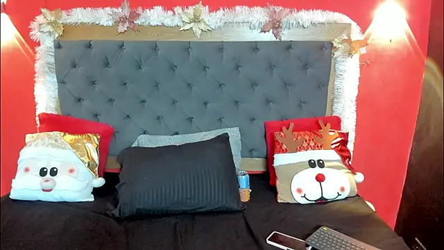 Xiomara Stwart online show from 11.26.25