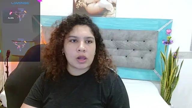 Snapshot of roxx_iie chatting on 10.08.25 roxx iie online show from 10.08.25