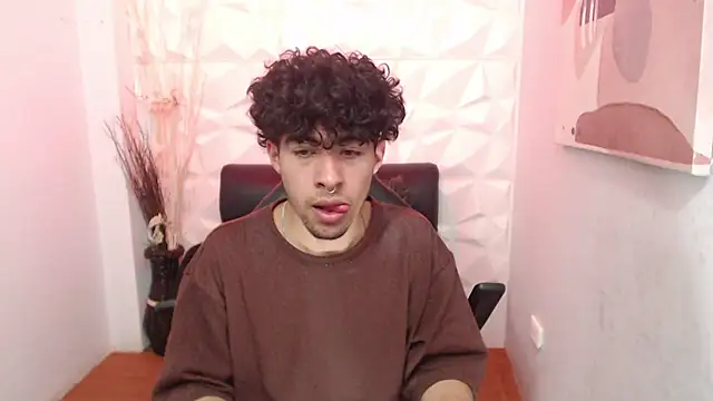 Liil boy online show from 10.25.25