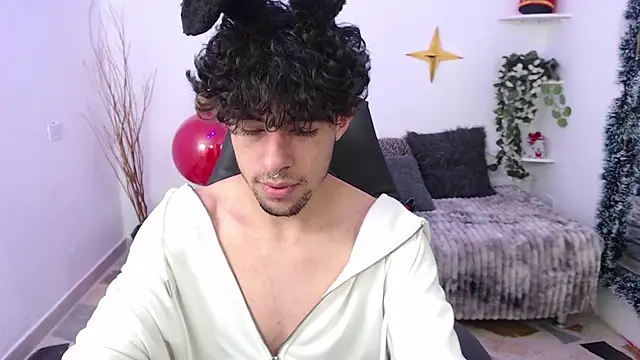 Liil boy online show from 12.17.25