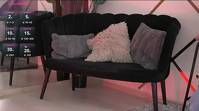 Snapshot of AuroraSins chatting on 10.30.25 AuroraSins online show from 10.30.25