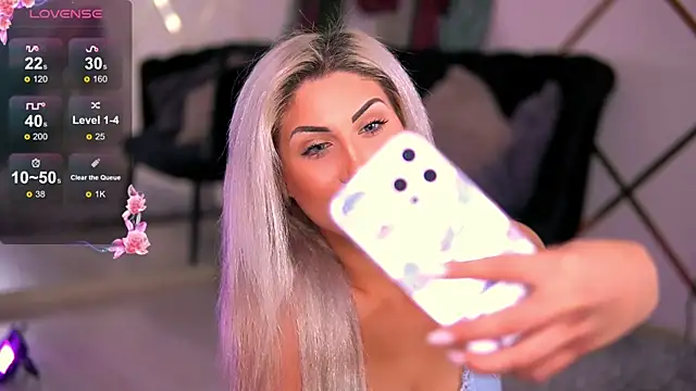 Snapshot of AuroraSins chatting on 11.26.25 AuroraSins online show from 11.26.25