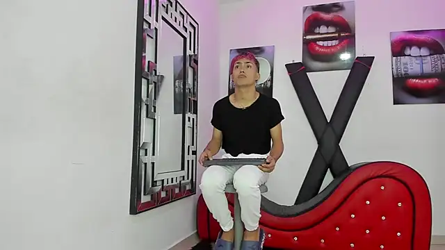 VERY HOT GUYS online show from 11.06.25