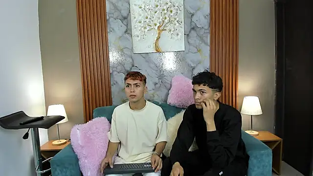 VERY HOT GUYS online show from 02.13.26