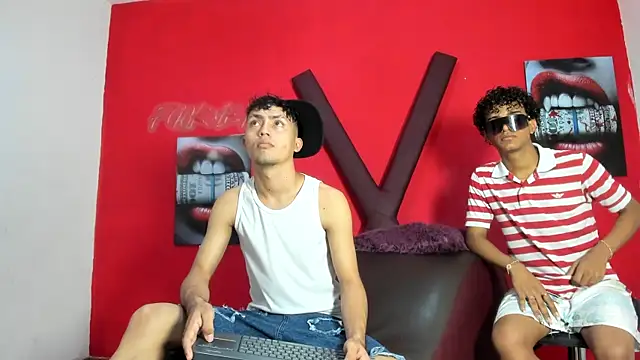 VERY HOT GUYS online show from 06.30.26