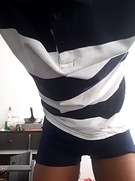 Snapshot of DUCKxdee chatting on 11.12.25 DUCKxdee online show from 11.12.25