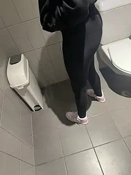 Snapshot of latingangsex chatting on 01.14.26 latingangsex online show from 01.14.26